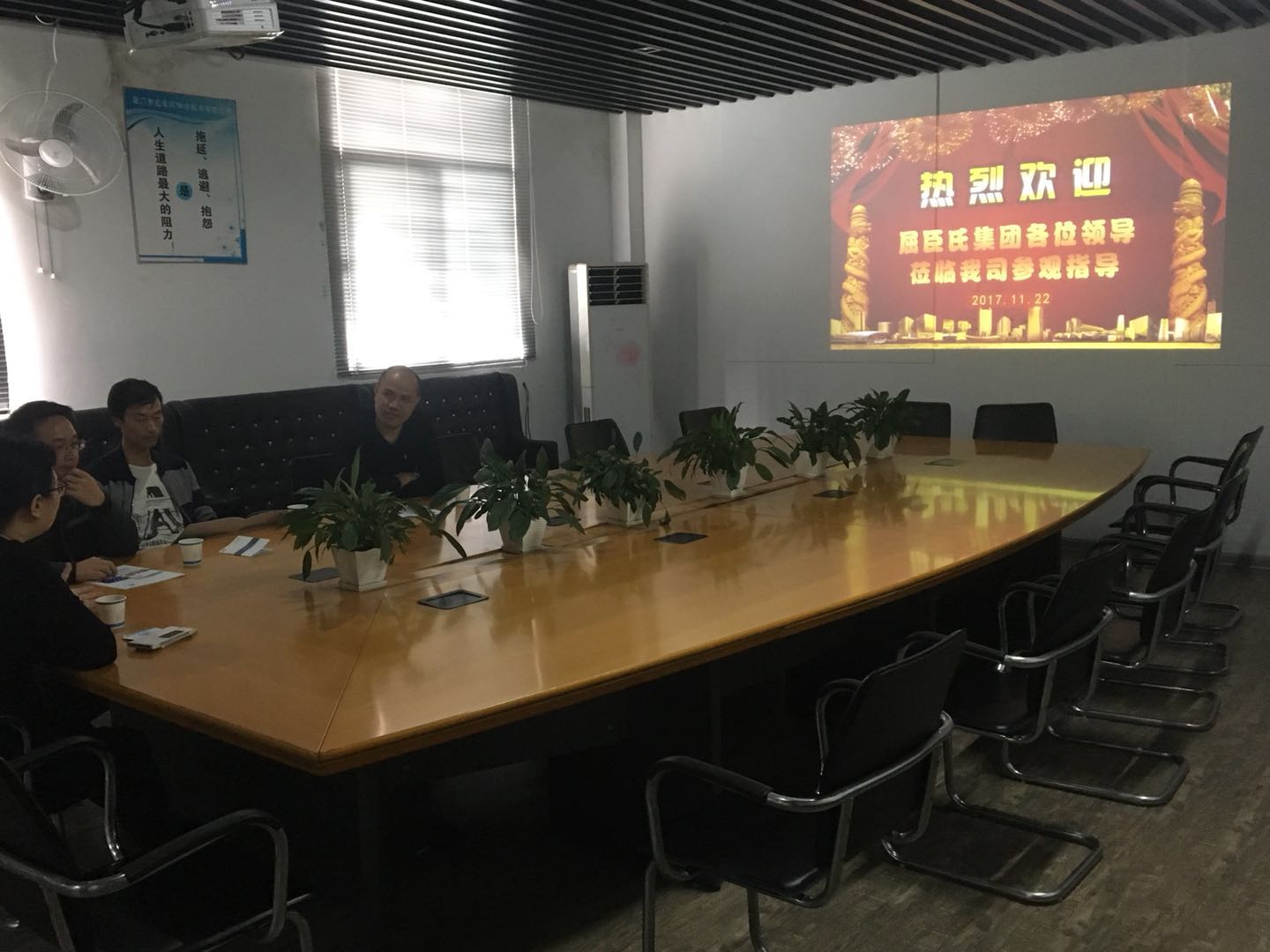 �y�������������������